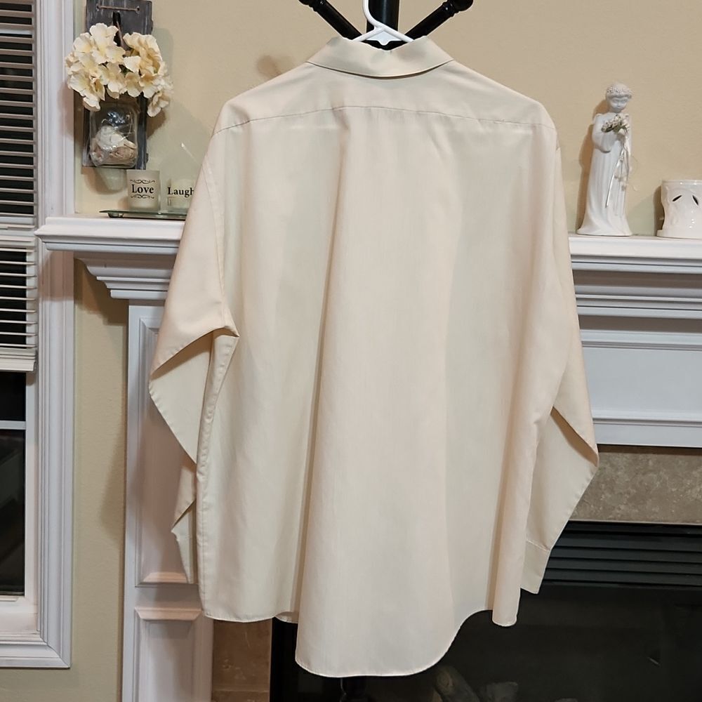 Austin Manor Button Down - Picture 2 of 6